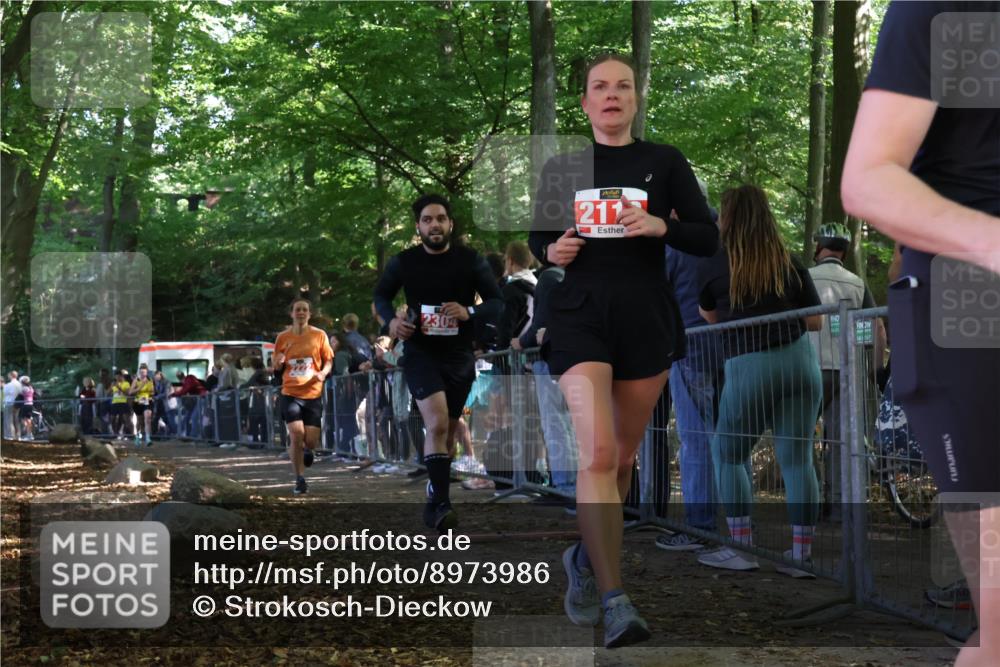 28.09.2025 - 33. Volkslauf durch das schöne Alstertal Strokosch-Dieckow http://msf.ph/oto/8973986 28.09.2025 12:28:16 Ziel 2113, 2222, 2304, 2469 meine-sportfotos.de