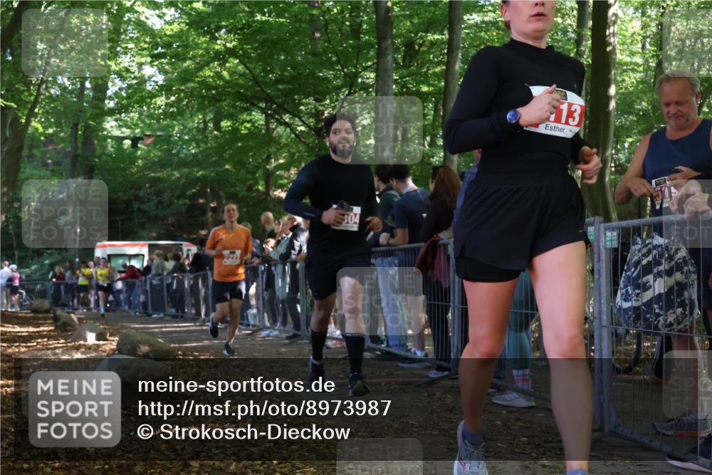 28.09.2025 - 33. Volkslauf durch das schöne Alstertal Strokosch-Dieckow http://msf.ph/oto/8973987 28.09.2025 12:28:17 Ziel 2222, 2304, 2469 meine-sportfotos.de