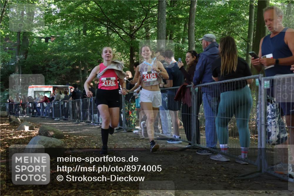 28.09.2025 - 33. Volkslauf durch das schöne Alstertal Strokosch-Dieckow http://msf.ph/oto/8974005 28.09.2025 12:28:28 Ziel 2128 meine-sportfotos.de