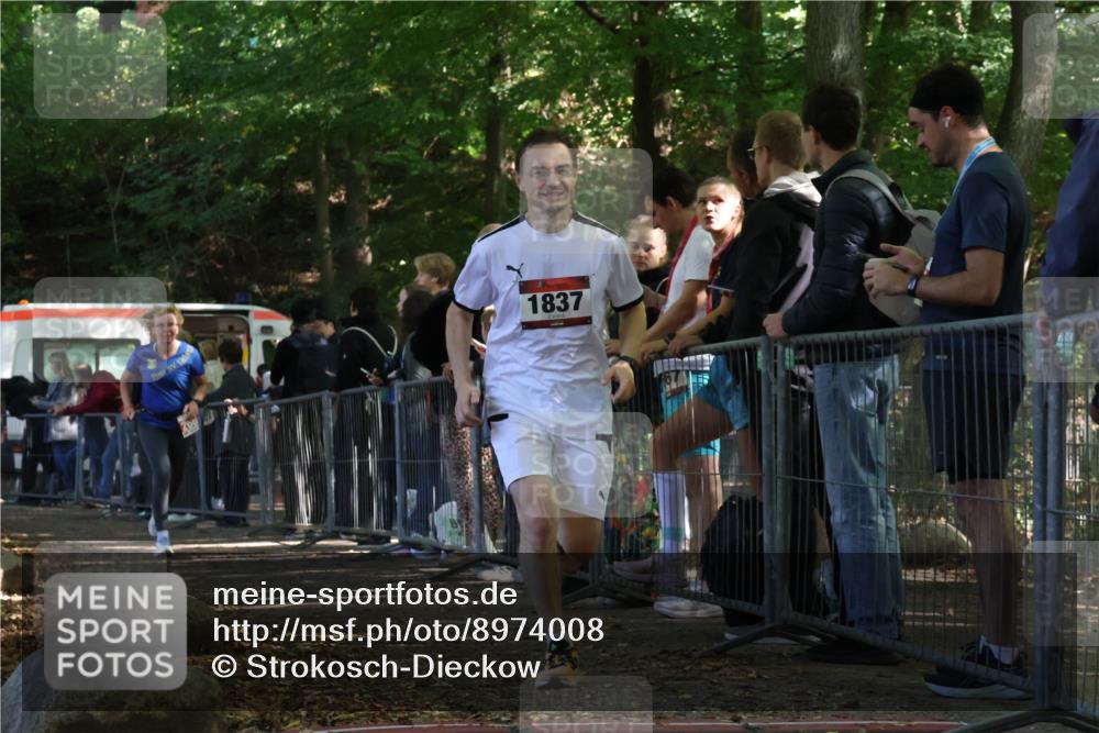 28.09.2025 - 33. Volkslauf durch das schöne Alstertal Strokosch-Dieckow http://msf.ph/oto/8974008 28.09.2025 12:28:38 Ziel 1837, 2602 meine-sportfotos.de