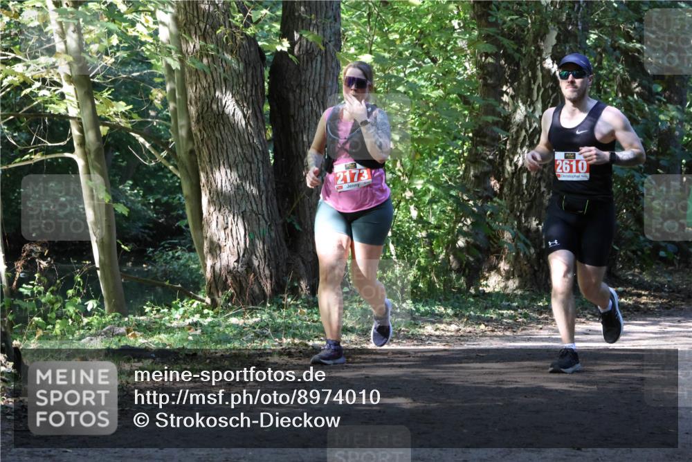 28.09.2025 - 33. Volkslauf durch das schöne Alstertal Strokosch-Dieckow http://msf.ph/oto/8974010 28.09.2025 12:32:43 Laufen 2173, 2610 meine-sportfotos.de