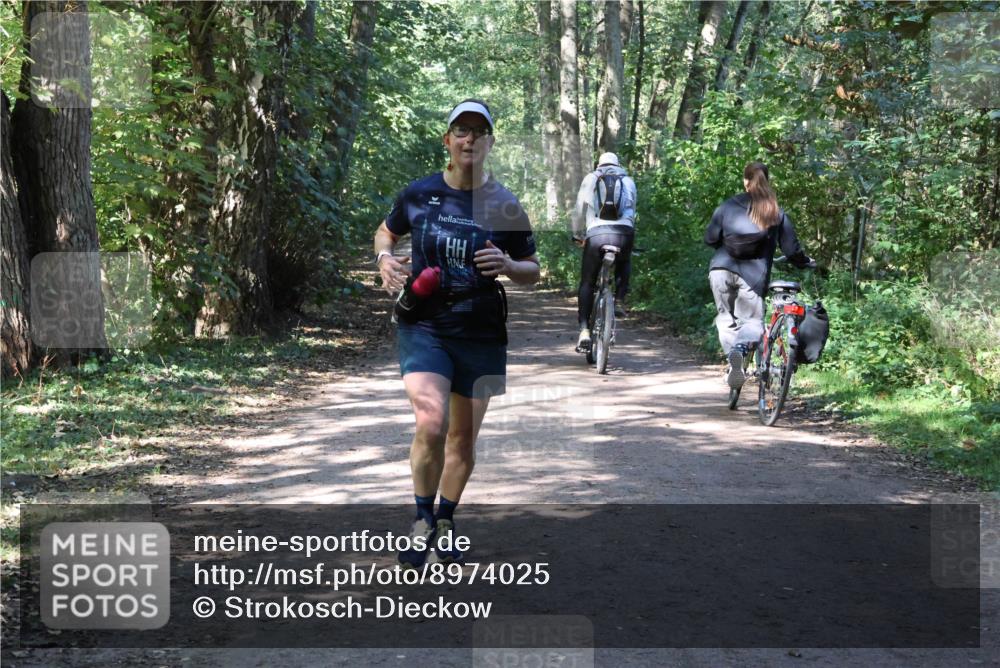 28.09.2025 - 33. Volkslauf durch das schöne Alstertal Strokosch-Dieckow http://msf.ph/oto/8974025 28.09.2025 12:33:37 Laufen  meine-sportfotos.de