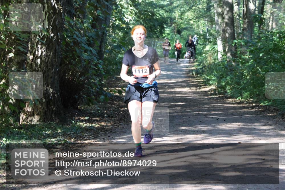 28.09.2025 - 33. Volkslauf durch das schöne Alstertal Strokosch-Dieckow http://msf.ph/oto/8974029 28.09.2025 12:33:57 Laufen 1112 meine-sportfotos.de