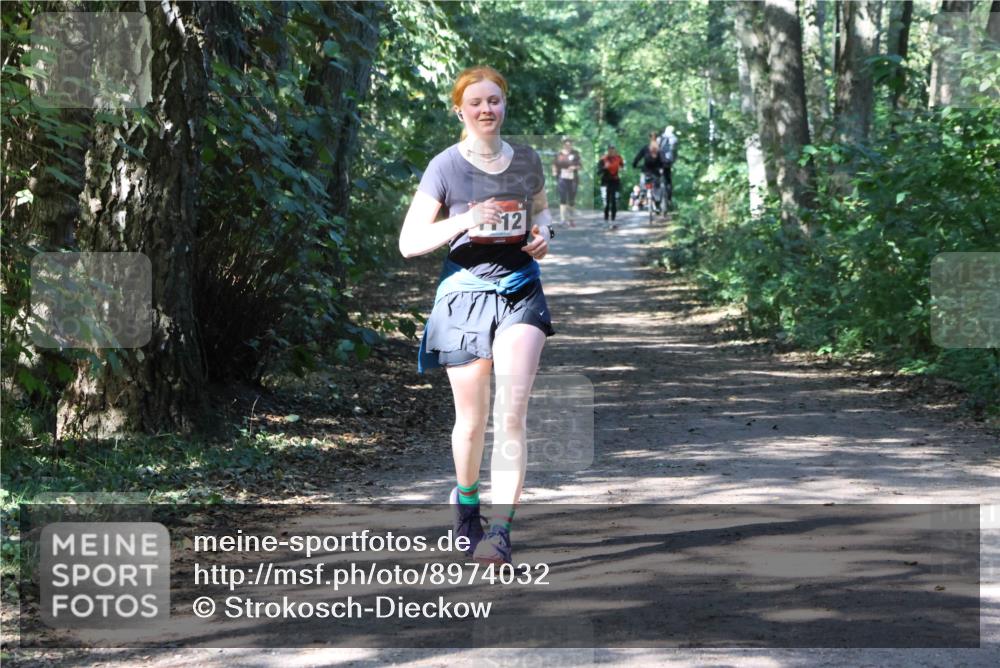 28.09.2025 - 33. Volkslauf durch das schöne Alstertal Strokosch-Dieckow http://msf.ph/oto/8974032 28.09.2025 12:33:57 Laufen 12 meine-sportfotos.de
