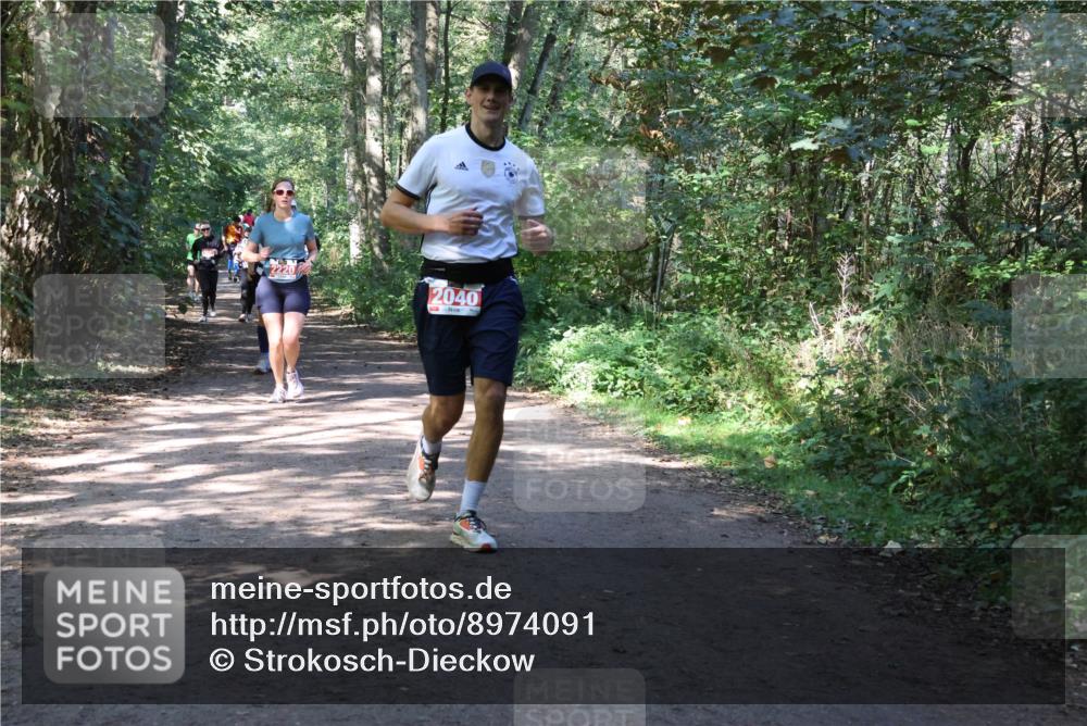 28.09.2025 - 33. Volkslauf durch das schöne Alstertal Strokosch-Dieckow http://msf.ph/oto/8974091 28.09.2025 12:35:36 Laufen 2220, 2040 meine-sportfotos.de