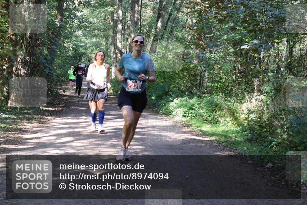 28.09.2025 - 33. Volkslauf durch das schöne Alstertal Strokosch-Dieckow http://msf.ph/oto/8974094 28.09.2025 12:35:38 Laufen 1754, 2220 meine-sportfotos.de