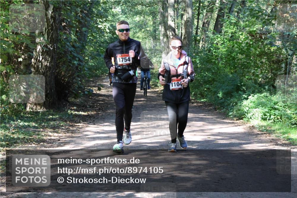 28.09.2025 - 33. Volkslauf durch das schöne Alstertal Strokosch-Dieckow http://msf.ph/oto/8974105 28.09.2025 12:35:45 Laufen 1754, 1104 meine-sportfotos.de