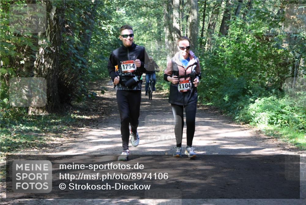 28.09.2025 - 33. Volkslauf durch das schöne Alstertal Strokosch-Dieckow http://msf.ph/oto/8974106 28.09.2025 12:35:45 Laufen 1754, 1104 meine-sportfotos.de