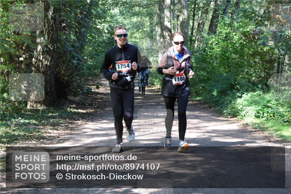28.09.2025 - 33. Volkslauf durch das schöne Alstertal Strokosch-Dieckow http://msf.ph/oto/8974107 28.09.2025 12:35:45 Laufen 1754, 1104 meine-sportfotos.de