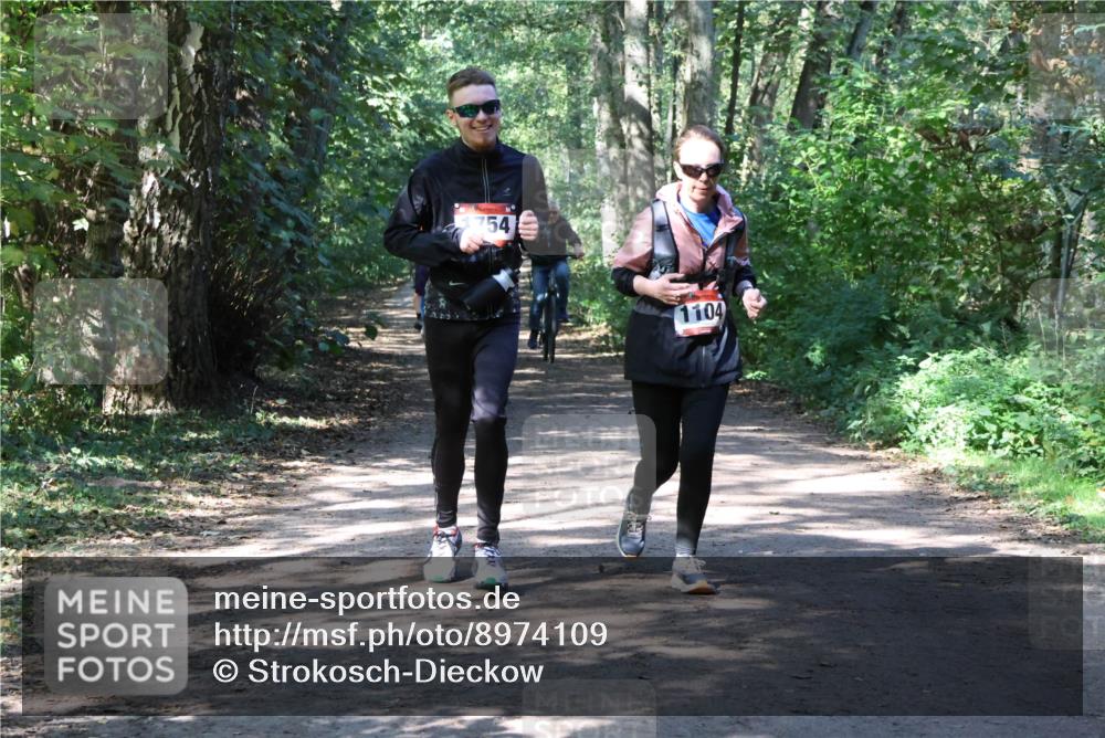 28.09.2025 - 33. Volkslauf durch das schöne Alstertal Strokosch-Dieckow http://msf.ph/oto/8974109 28.09.2025 12:35:45 Laufen 1754, 1104 meine-sportfotos.de