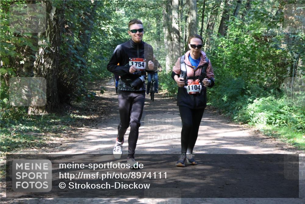 28.09.2025 - 33. Volkslauf durch das schöne Alstertal Strokosch-Dieckow http://msf.ph/oto/8974111 28.09.2025 12:35:45 Laufen 1754, 1104 meine-sportfotos.de