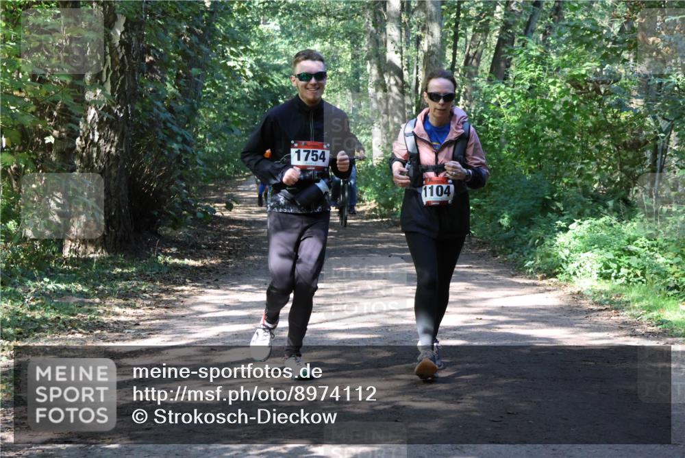 28.09.2025 - 33. Volkslauf durch das schöne Alstertal Strokosch-Dieckow http://msf.ph/oto/8974112 28.09.2025 12:35:45 Laufen 1754, 1104 meine-sportfotos.de