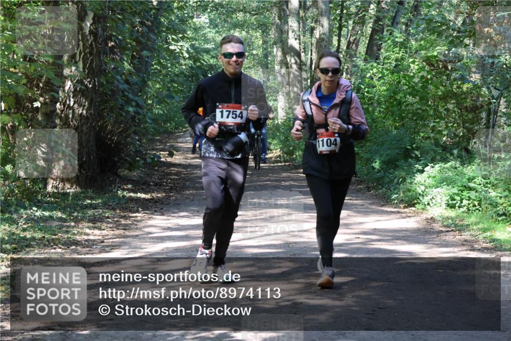 28.09.2025 - 33. Volkslauf durch das schöne Alstertal Strokosch-Dieckow http://msf.ph/oto/8974113 28.09.2025 12:35:45 Laufen 1754, 1104 meine-sportfotos.de