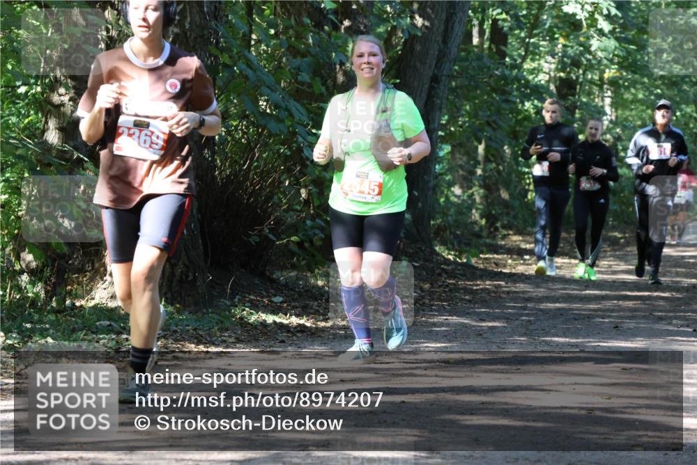 28.09.2025 - 33. Volkslauf durch das schöne Alstertal Strokosch-Dieckow http://msf.ph/oto/8974207 28.09.2025 12:38:06 Laufen 2369, 2545 meine-sportfotos.de