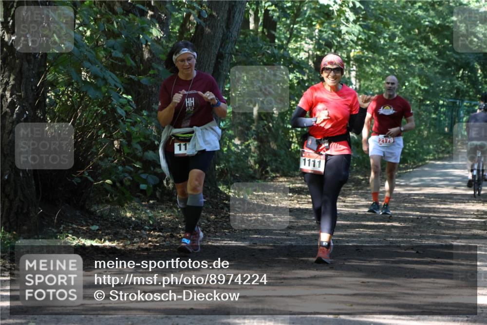28.09.2025 - 33. Volkslauf durch das schöne Alstertal Strokosch-Dieckow http://msf.ph/oto/8974224 28.09.2025 12:38:23 Laufen 11, 1111, 2179 meine-sportfotos.de
