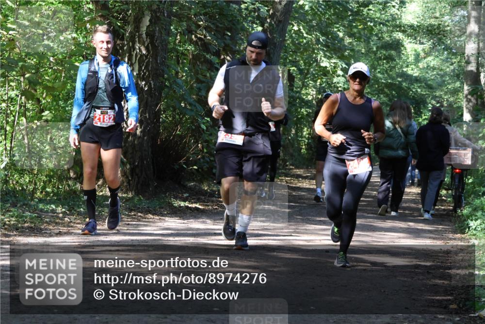 28.09.2025 - 33. Volkslauf durch das schöne Alstertal Strokosch-Dieckow http://msf.ph/oto/8974276 28.09.2025 12:39:54 Laufen 2182, 255 meine-sportfotos.de