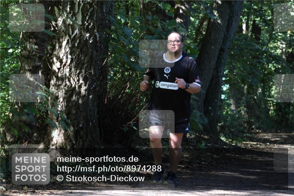 28.09.2025 - 33. Volkslauf durch das schöne Alstertal Strokosch-Dieckow http://msf.ph/oto/8974288 28.09.2025 12:40:03 Laufen  meine-sportfotos.de