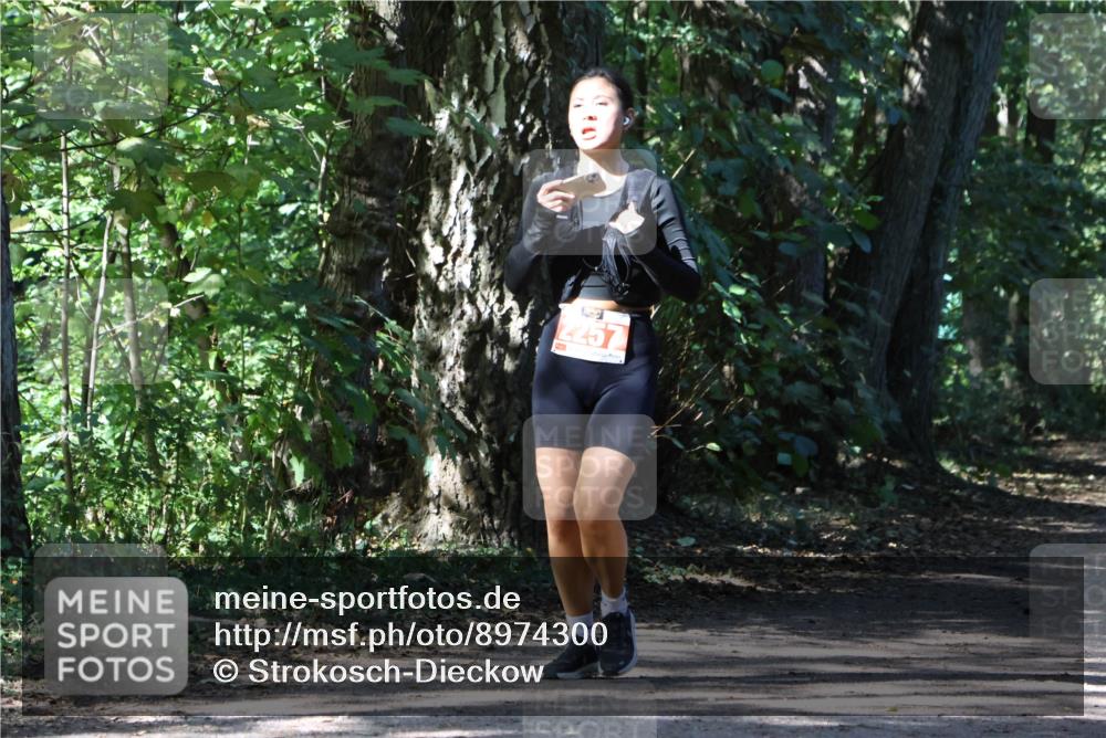 28.09.2025 - 33. Volkslauf durch das schöne Alstertal Strokosch-Dieckow http://msf.ph/oto/8974300 28.09.2025 12:40:40 Laufen 2257 meine-sportfotos.de