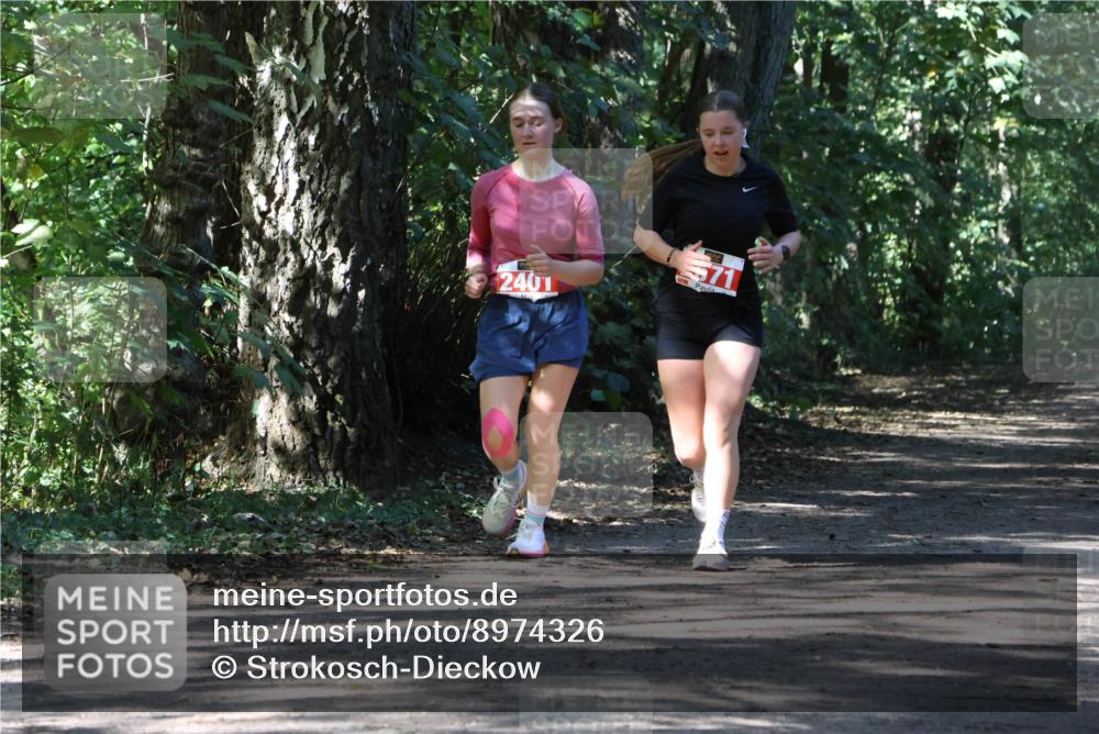28.09.2025 - 33. Volkslauf durch das schöne Alstertal Strokosch-Dieckow http://msf.ph/oto/8974326 28.09.2025 12:41:17 Laufen 2401, 571 meine-sportfotos.de