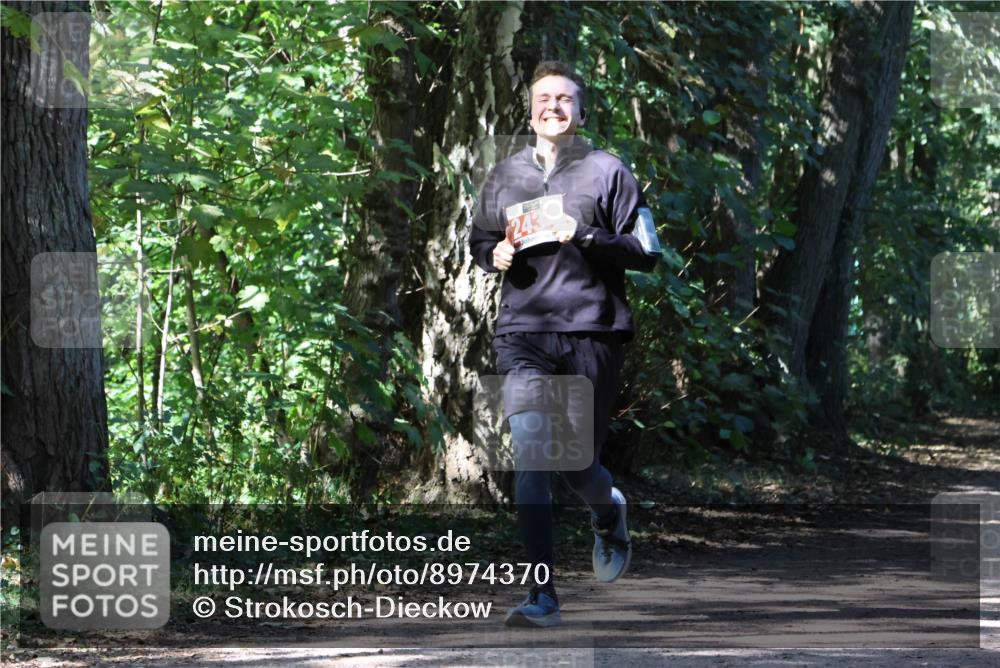 28.09.2025 - 33. Volkslauf durch das schöne Alstertal Strokosch-Dieckow http://msf.ph/oto/8974370 28.09.2025 12:43:11 Laufen 243 meine-sportfotos.de