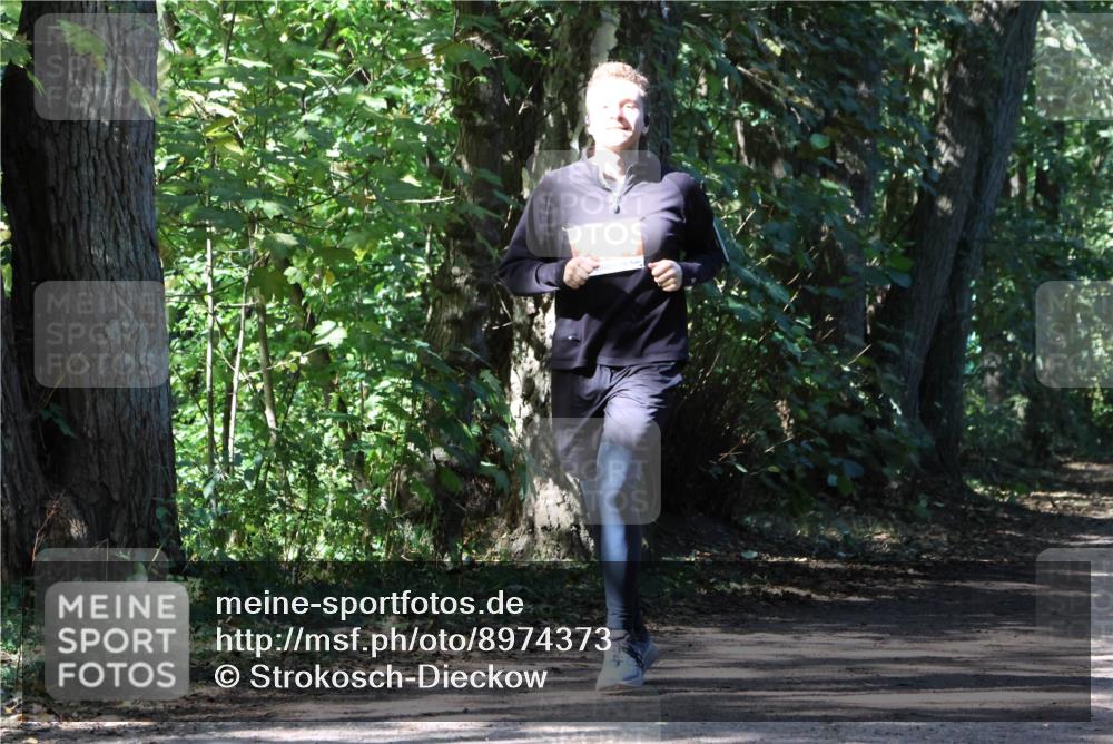 28.09.2025 - 33. Volkslauf durch das schöne Alstertal Strokosch-Dieckow http://msf.ph/oto/8974373 28.09.2025 12:43:11 Laufen  meine-sportfotos.de