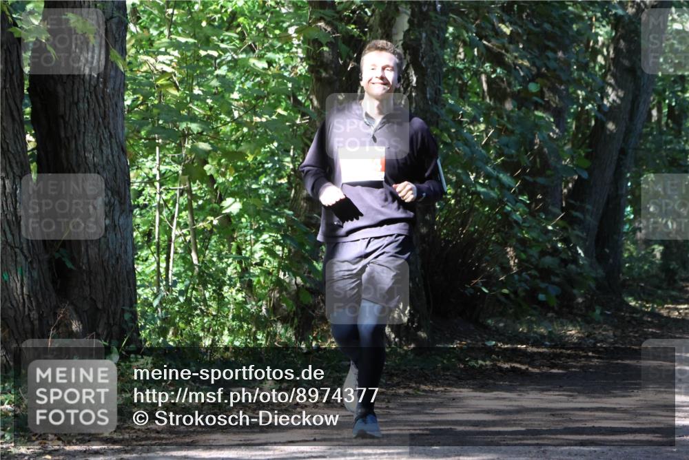 28.09.2025 - 33. Volkslauf durch das schöne Alstertal Strokosch-Dieckow http://msf.ph/oto/8974377 28.09.2025 12:43:12 Laufen  meine-sportfotos.de