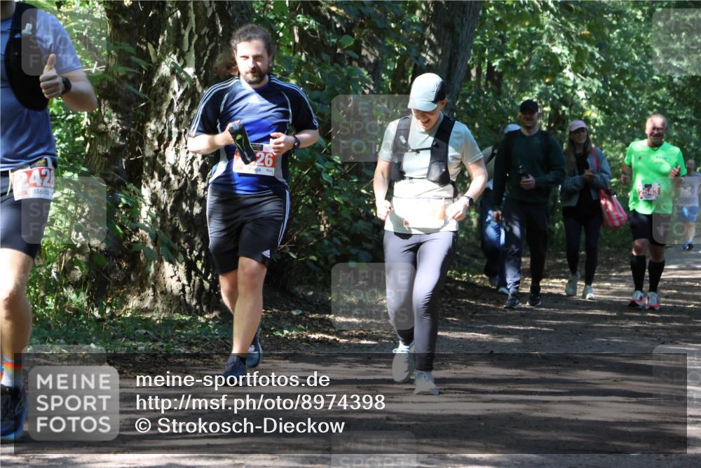 28.09.2025 - 33. Volkslauf durch das schöne Alstertal Strokosch-Dieckow http://msf.ph/oto/8974398 28.09.2025 12:43:29 Laufen 242, 26, 2543 meine-sportfotos.de