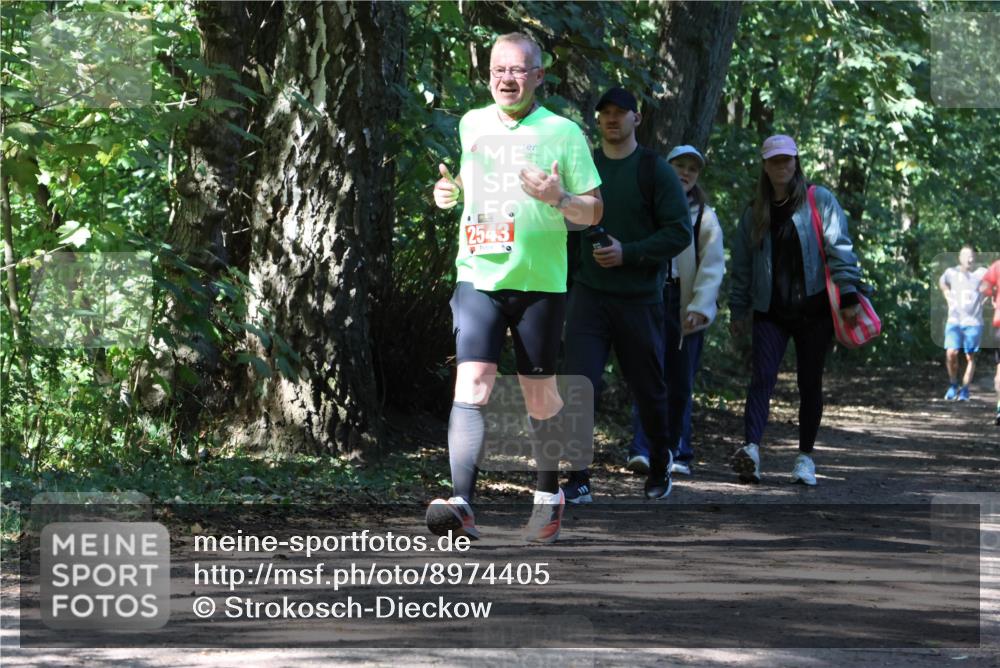 28.09.2025 - 33. Volkslauf durch das schöne Alstertal Strokosch-Dieckow http://msf.ph/oto/8974405 28.09.2025 12:43:35 Laufen 2543 meine-sportfotos.de