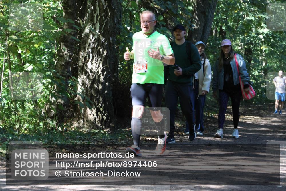 28.09.2025 - 33. Volkslauf durch das schöne Alstertal Strokosch-Dieckow http://msf.ph/oto/8974406 28.09.2025 12:43:35 Laufen 2543 meine-sportfotos.de