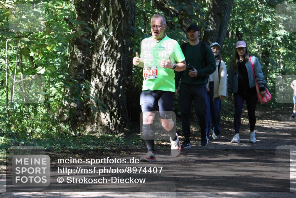 28.09.2025 - 33. Volkslauf durch das schöne Alstertal Strokosch-Dieckow http://msf.ph/oto/8974407 28.09.2025 12:43:35 Laufen 2543 meine-sportfotos.de