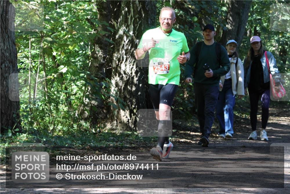28.09.2025 - 33. Volkslauf durch das schöne Alstertal Strokosch-Dieckow http://msf.ph/oto/8974411 28.09.2025 12:43:36 Laufen 2543 meine-sportfotos.de