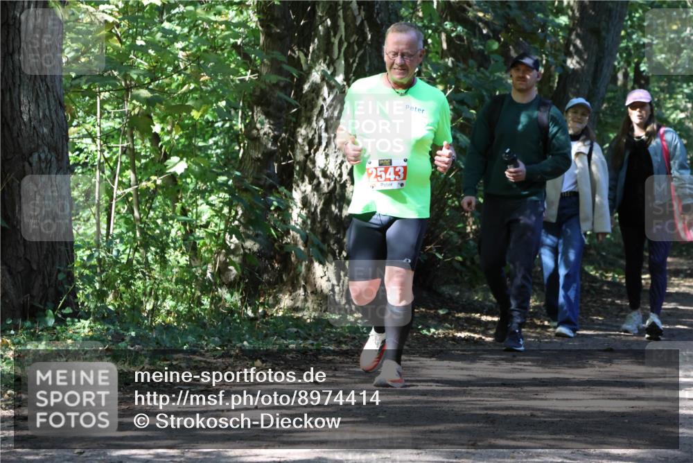 28.09.2025 - 33. Volkslauf durch das schöne Alstertal Strokosch-Dieckow http://msf.ph/oto/8974414 28.09.2025 12:43:36 Laufen 2543, 9 meine-sportfotos.de