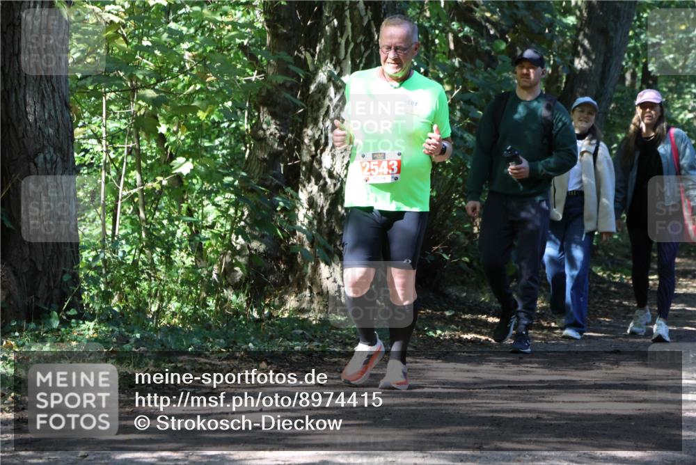 28.09.2025 - 33. Volkslauf durch das schöne Alstertal Strokosch-Dieckow http://msf.ph/oto/8974415 28.09.2025 12:43:36 Laufen 2543 meine-sportfotos.de