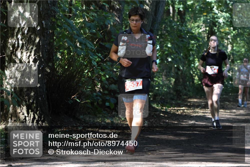 28.09.2025 - 33. Volkslauf durch das schöne Alstertal Strokosch-Dieckow http://msf.ph/oto/8974450 28.09.2025 12:44:41 Laufen 2557, 4 meine-sportfotos.de