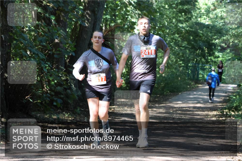 28.09.2025 - 33. Volkslauf durch das schöne Alstertal Strokosch-Dieckow http://msf.ph/oto/8974465 28.09.2025 12:44:57 Laufen 2418, 17, 444 meine-sportfotos.de