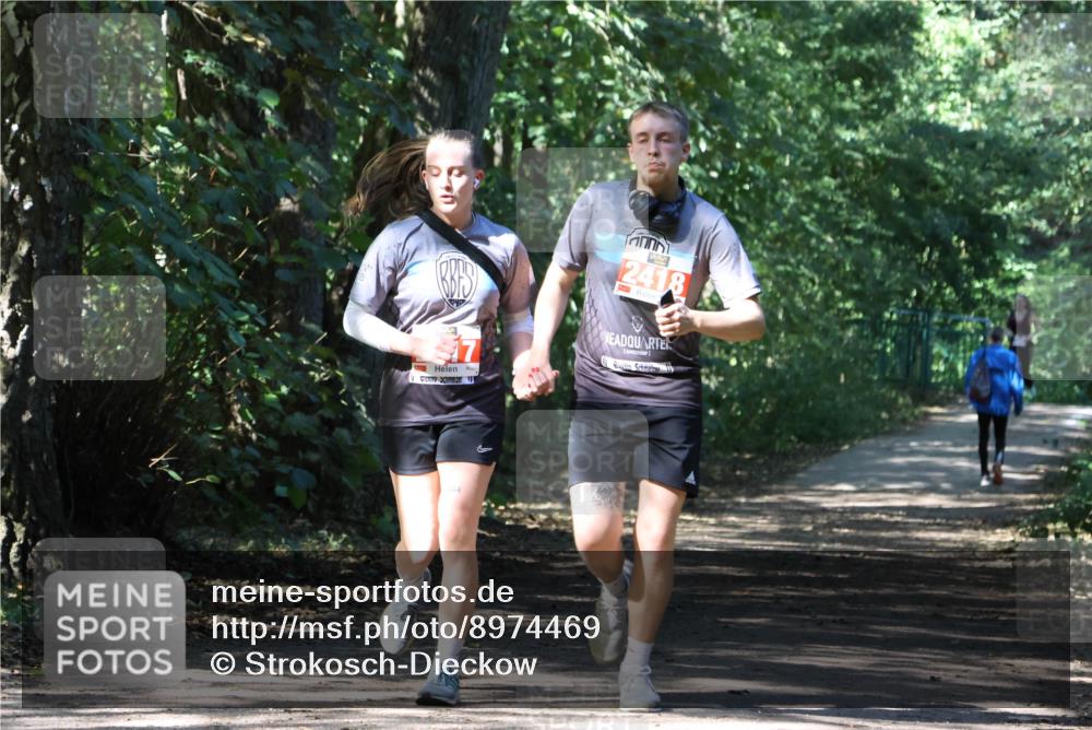 28.09.2025 - 33. Volkslauf durch das schöne Alstertal Strokosch-Dieckow http://msf.ph/oto/8974469 28.09.2025 12:44:57 Laufen 2418, 1 meine-sportfotos.de