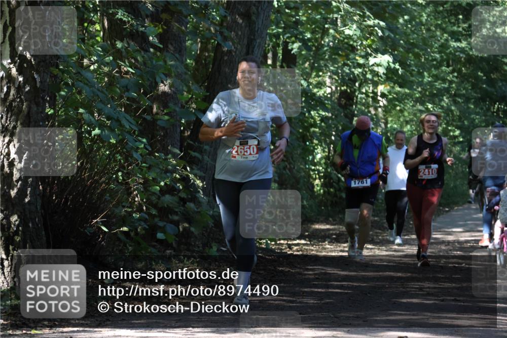 28.09.2025 - 33. Volkslauf durch das schöne Alstertal Strokosch-Dieckow http://msf.ph/oto/8974490 28.09.2025 12:46:23 Laufen 2650, 1761, 2410 meine-sportfotos.de