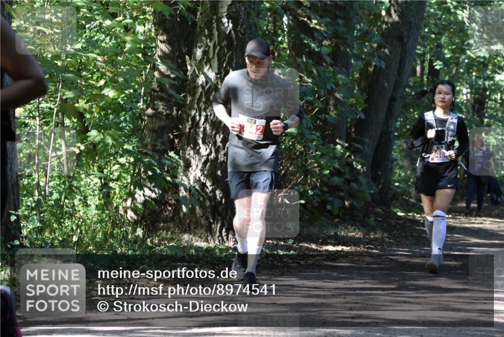 28.09.2025 - 33. Volkslauf durch das schöne Alstertal Strokosch-Dieckow http://msf.ph/oto/8974541 28.09.2025 12:48:34 Laufen 642 meine-sportfotos.de