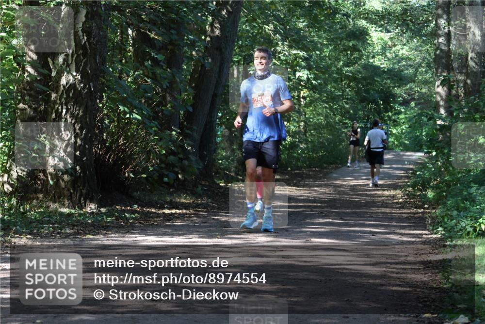 28.09.2025 - 33. Volkslauf durch das schöne Alstertal Strokosch-Dieckow http://msf.ph/oto/8974554 28.09.2025 12:49:12 Laufen 2580 meine-sportfotos.de