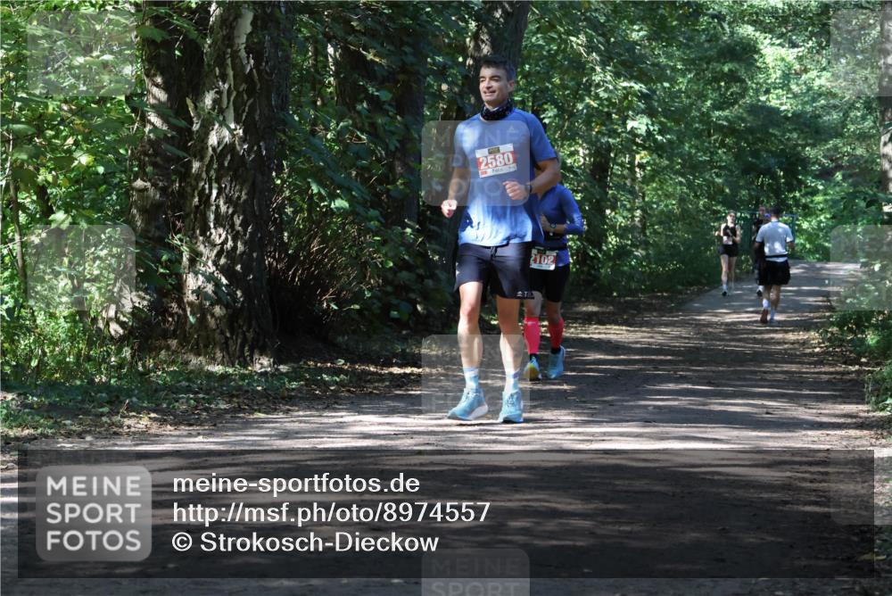 28.09.2025 - 33. Volkslauf durch das schöne Alstertal Strokosch-Dieckow http://msf.ph/oto/8974557 28.09.2025 12:49:13 Laufen 2580, 102 meine-sportfotos.de