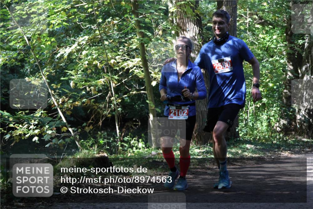 28.09.2025 - 33. Volkslauf durch das schöne Alstertal Strokosch-Dieckow http://msf.ph/oto/8974563 28.09.2025 12:49:18 Laufen 2102, 2580 meine-sportfotos.de