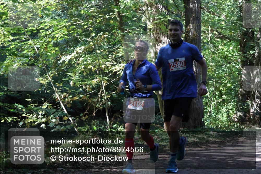 28.09.2025 - 33. Volkslauf durch das schöne Alstertal Strokosch-Dieckow http://msf.ph/oto/8974566 28.09.2025 12:49:18 Laufen 2102, 2580 meine-sportfotos.de