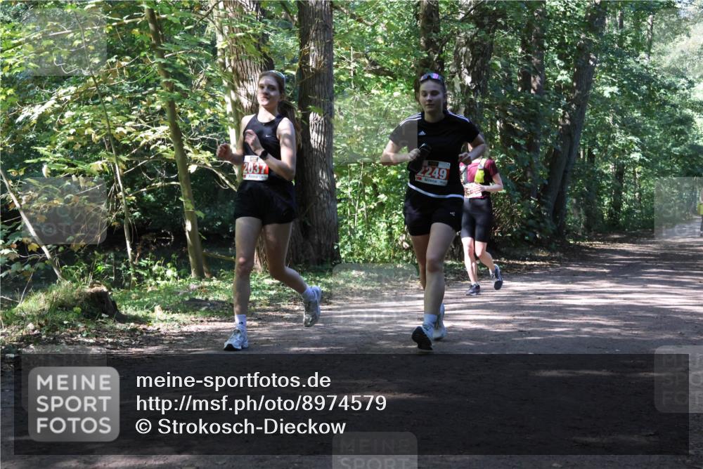 28.09.2025 - 33. Volkslauf durch das schöne Alstertal Strokosch-Dieckow http://msf.ph/oto/8974579 28.09.2025 12:49:34 Laufen 2037, 2249 meine-sportfotos.de