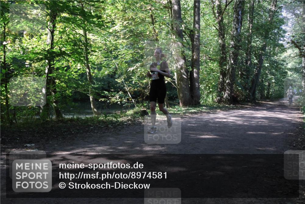 28.09.2025 - 33. Volkslauf durch das schöne Alstertal Strokosch-Dieckow http://msf.ph/oto/8974581 28.09.2025 12:49:37 Laufen 440 meine-sportfotos.de