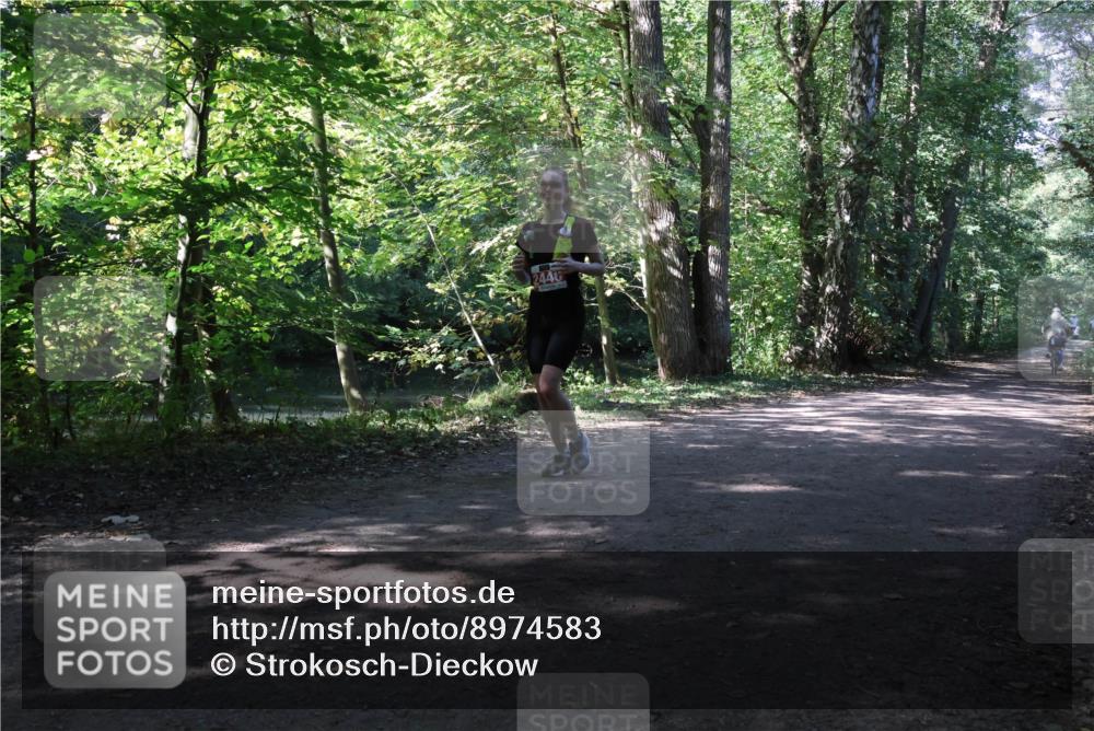 28.09.2025 - 33. Volkslauf durch das schöne Alstertal Strokosch-Dieckow http://msf.ph/oto/8974583 28.09.2025 12:49:37 Laufen 2446 meine-sportfotos.de