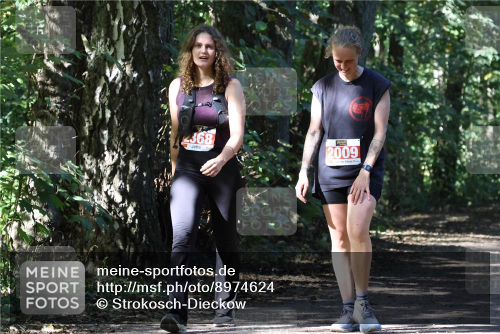28.09.2025 - 33. Volkslauf durch das schöne Alstertal Strokosch-Dieckow http://msf.ph/oto/8974624 28.09.2025 12:51:31 Laufen 2368, 2009 meine-sportfotos.de
