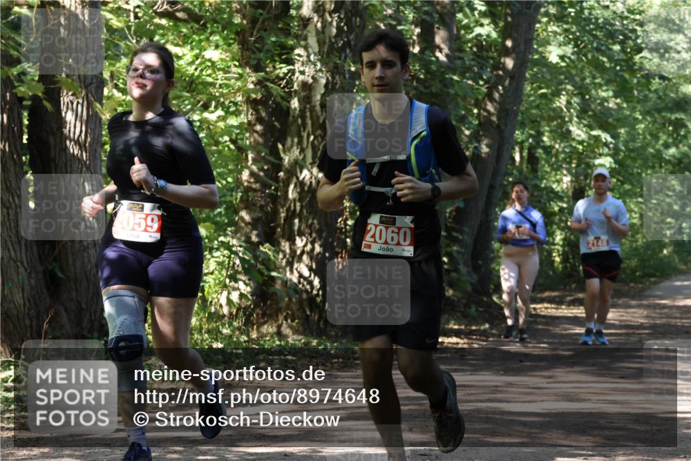 28.09.2025 - 33. Volkslauf durch das schöne Alstertal Strokosch-Dieckow http://msf.ph/oto/8974648 28.09.2025 12:52:19 Laufen 2059, 2060 meine-sportfotos.de