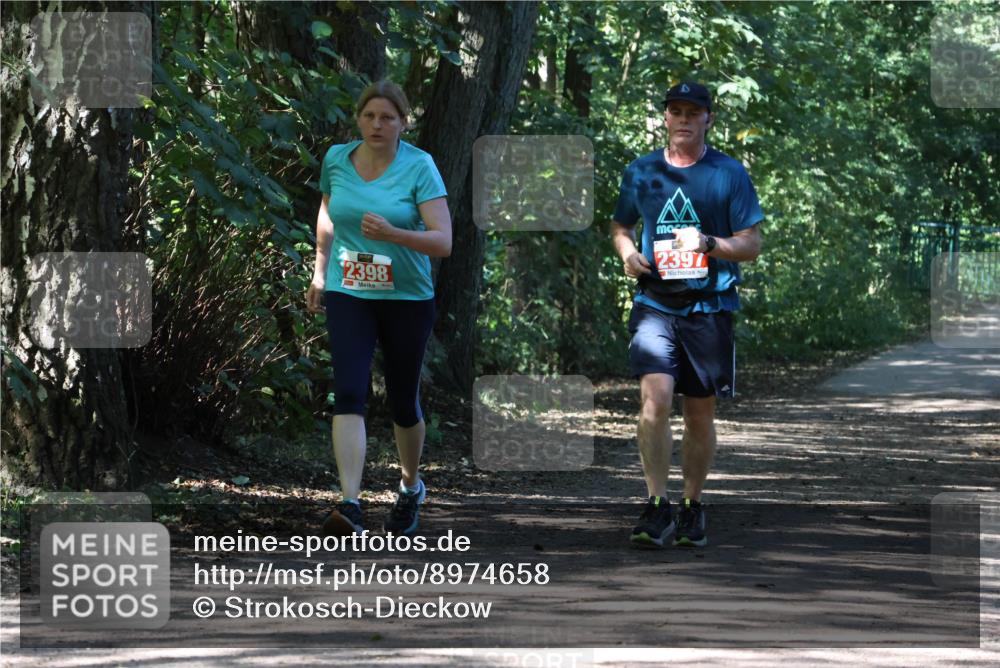 28.09.2025 - 33. Volkslauf durch das schöne Alstertal Strokosch-Dieckow http://msf.ph/oto/8974658 28.09.2025 12:53:02 Laufen 2398, 3, 2397 meine-sportfotos.de