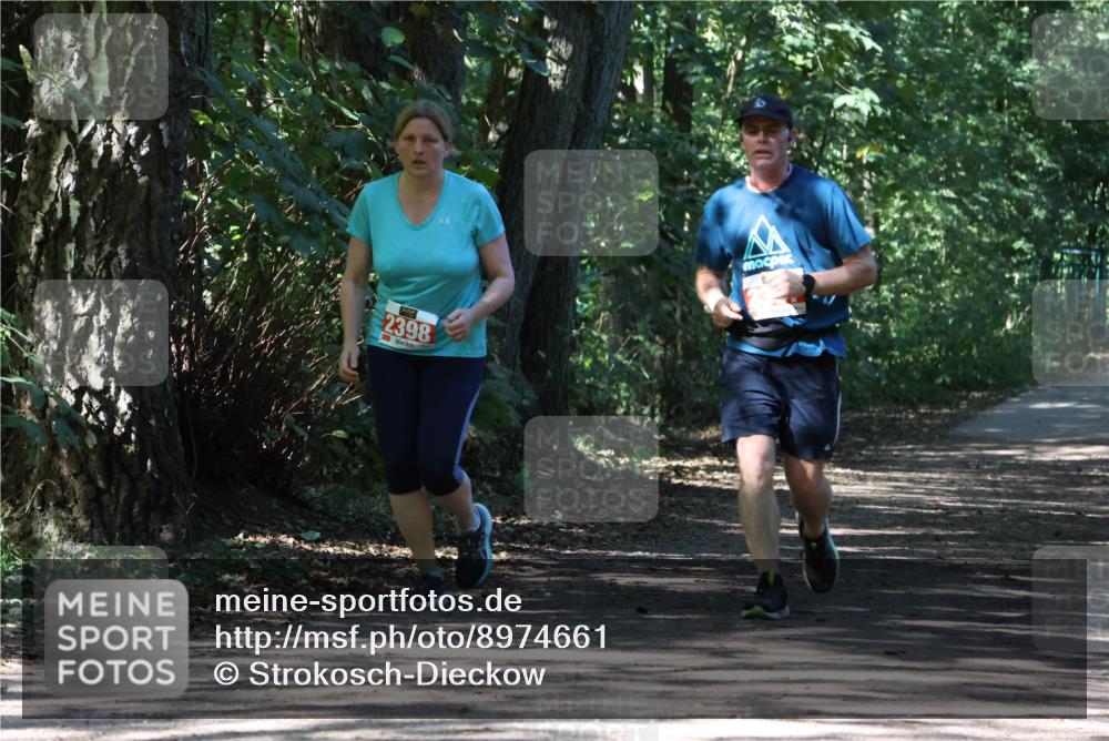 28.09.2025 - 33. Volkslauf durch das schöne Alstertal Strokosch-Dieckow http://msf.ph/oto/8974661 28.09.2025 12:53:02 Laufen 2398 meine-sportfotos.de