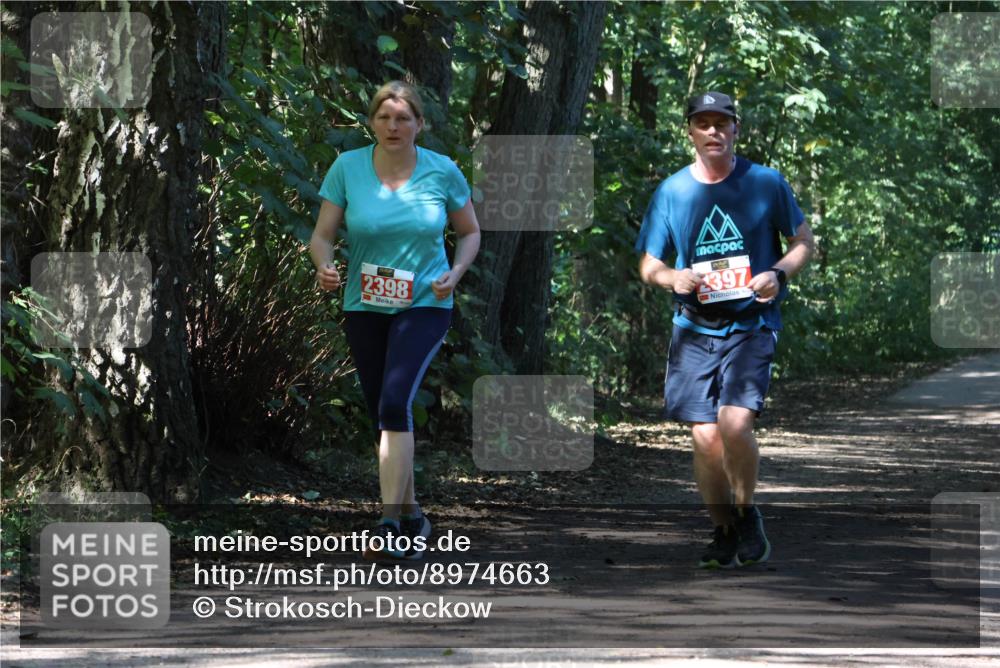 28.09.2025 - 33. Volkslauf durch das schöne Alstertal Strokosch-Dieckow http://msf.ph/oto/8974663 28.09.2025 12:53:03 Laufen 2398, 397 meine-sportfotos.de